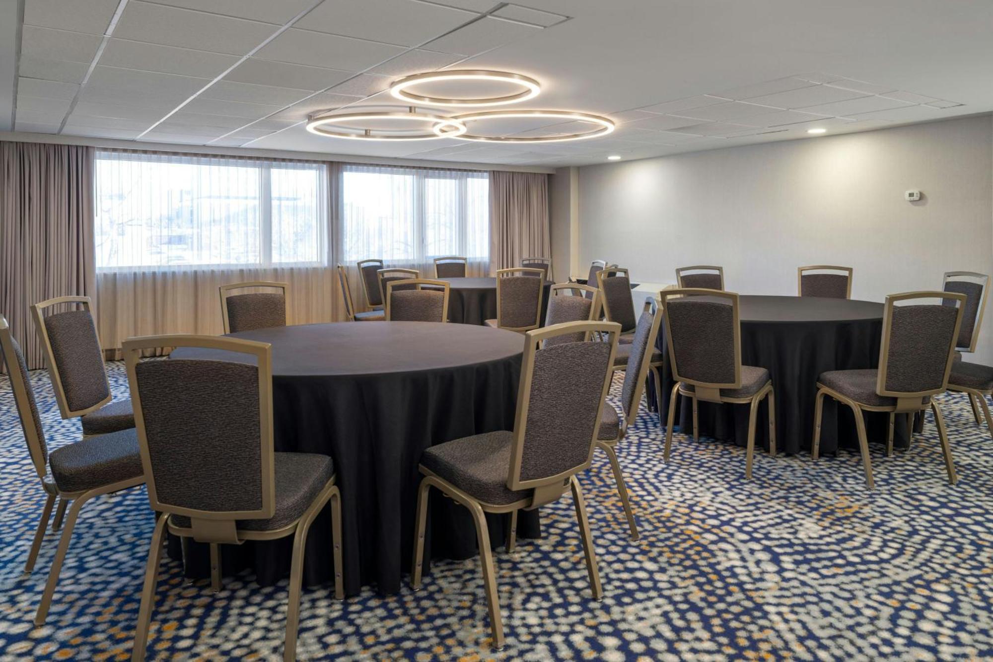 Delta By Marriott Downtown Hotel 3*